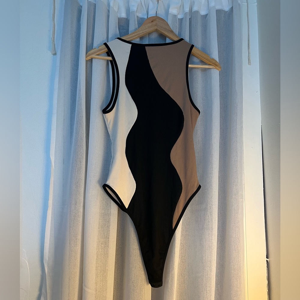 Colorblock Body Suit - Picture 2 of 2